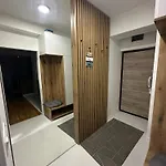 Aleksej Place Modern Near Center With Parking And Garden 아파트