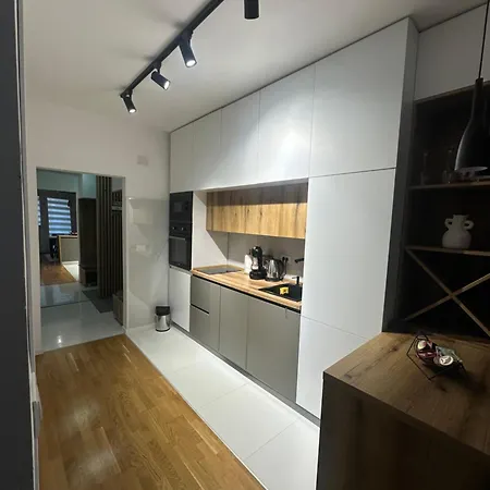 Aleksej Place Modern Near Center With Parking And Garden Apartament Skopje