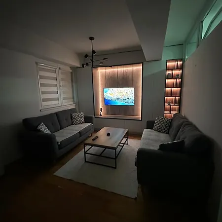 Aleksej Place Modern Near Center With Parking And Garden Apartamento