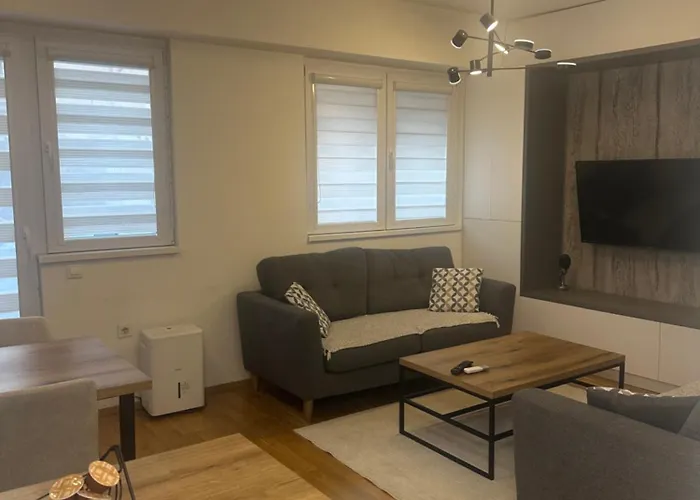 Aleksej Place Modern Near Center With Parking And Garden