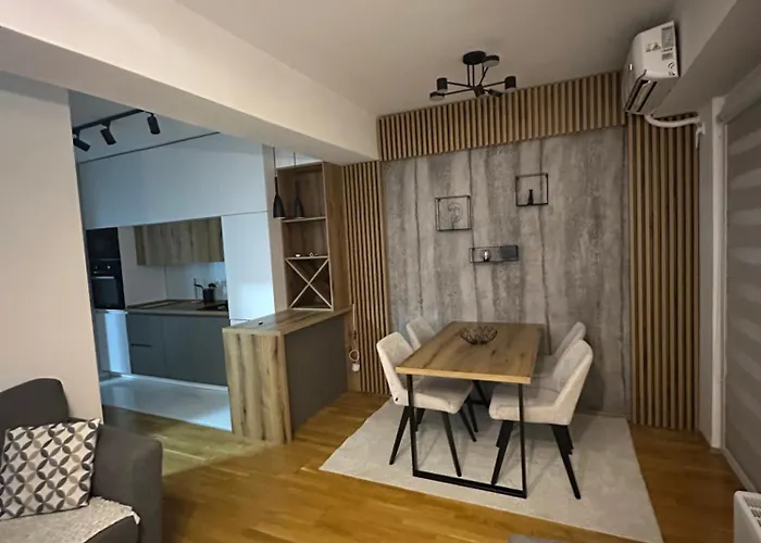 Apartamento Aleksej Place Modern Near Center With Parking And Garden