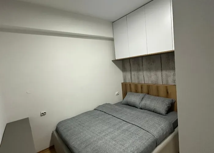 Aleksej Place Modern Near Center With Parking And Garden Apartamento Skopie