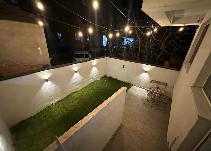 Apartment Aleksej Place Modern Near Center With Parking And Garden