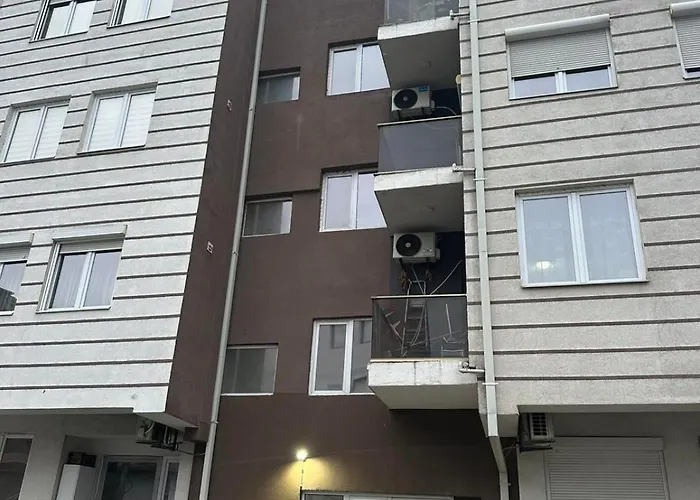 Aleksej Place Modern Near Center With Parking And Garden